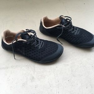 barefoot trainers womens